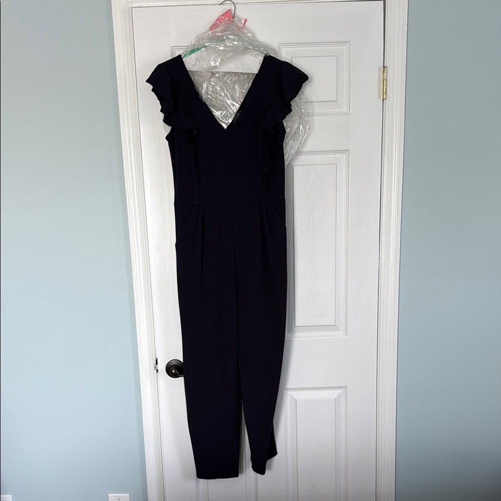 Elegant Navy Blue V-Neck Romper